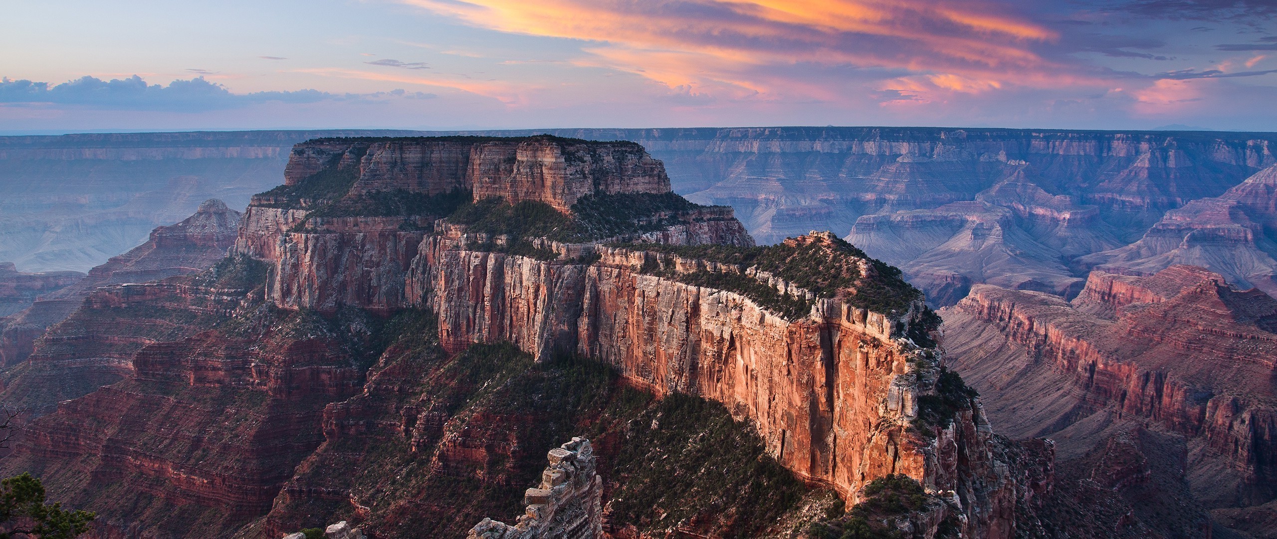 Grand Canyon National Park at sunset HD Wallpaper