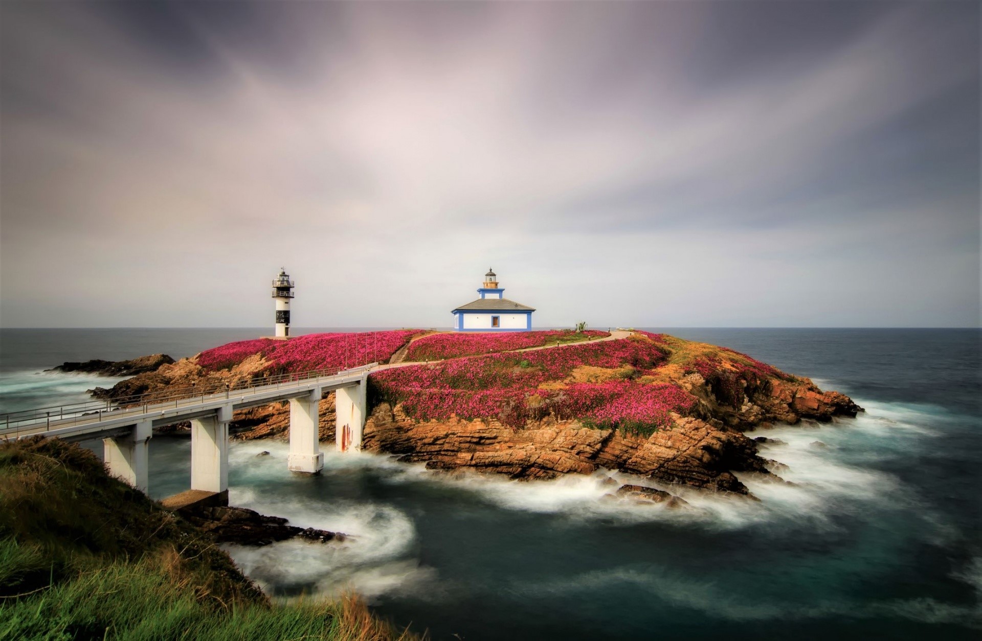 Island with two lighthouses and a bridge in Spain HD Wallpaper