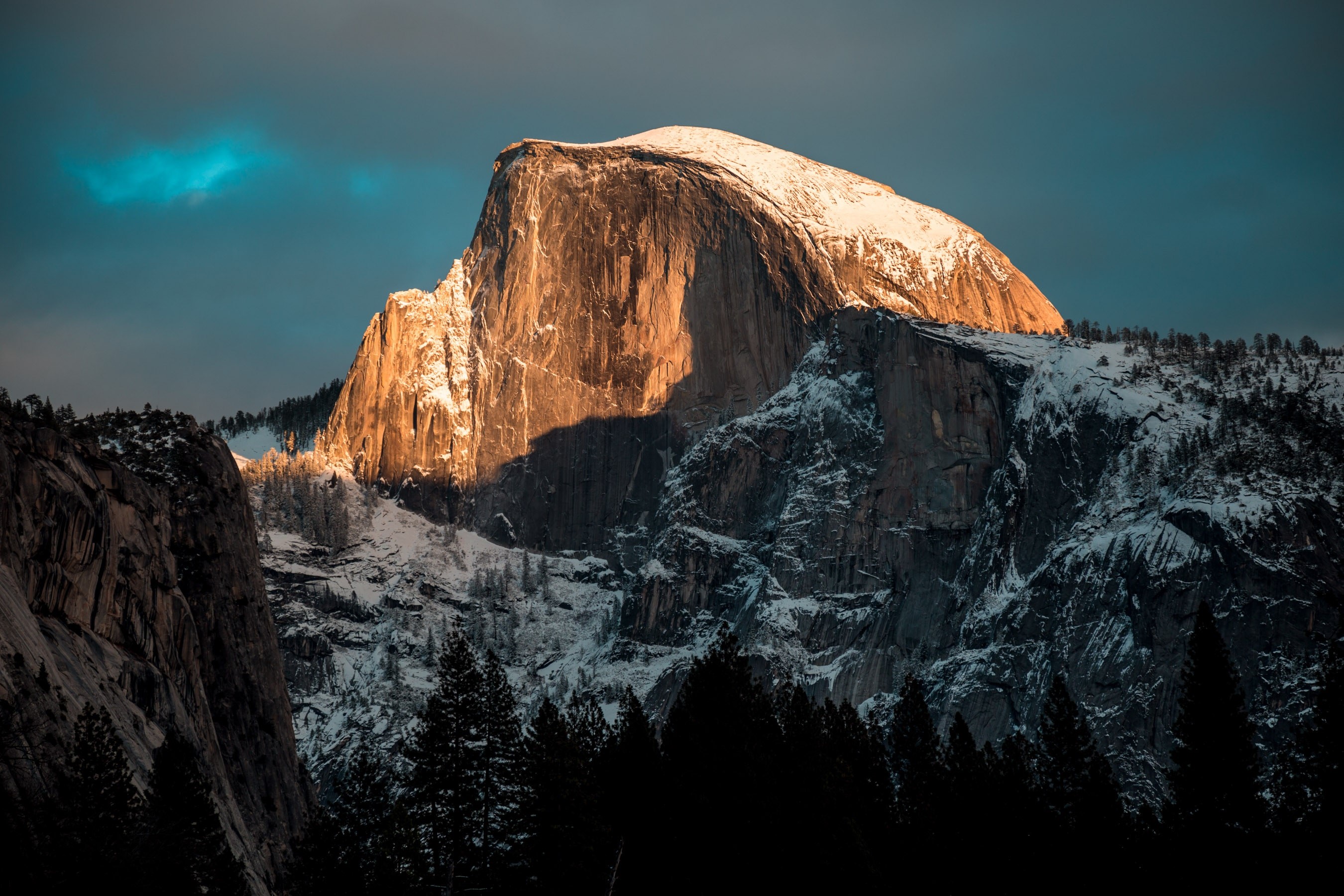Half Dome mountain in Yosemite National Park during winter HD Wallpaper