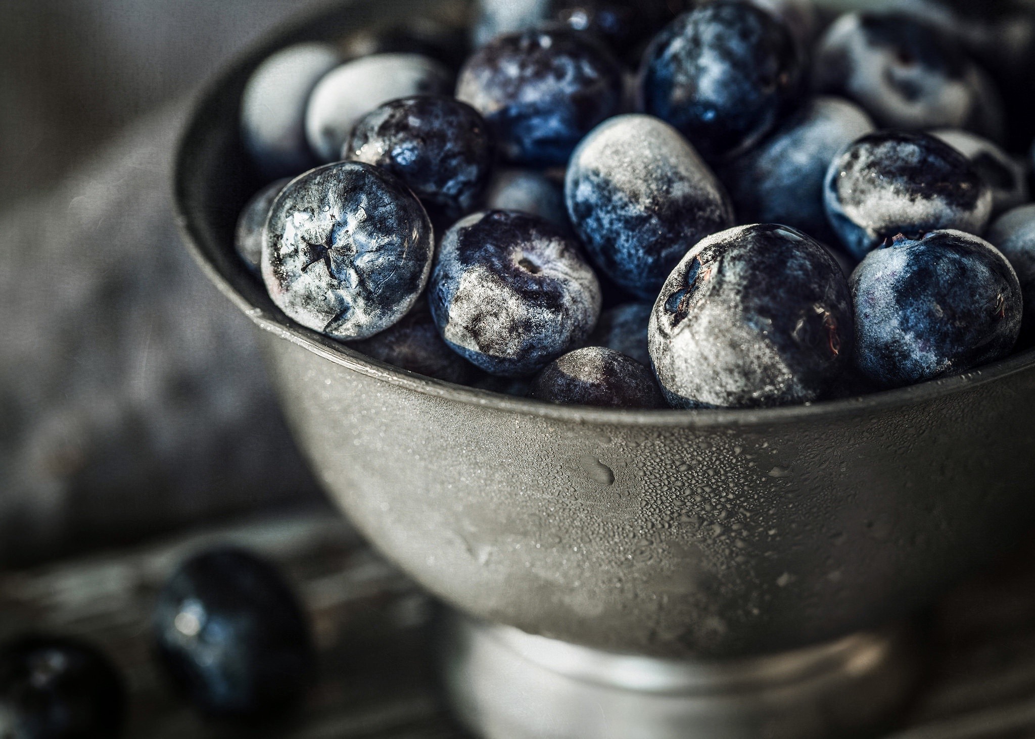 Close-up of blueberries in a metal bowl HD Wallpaper