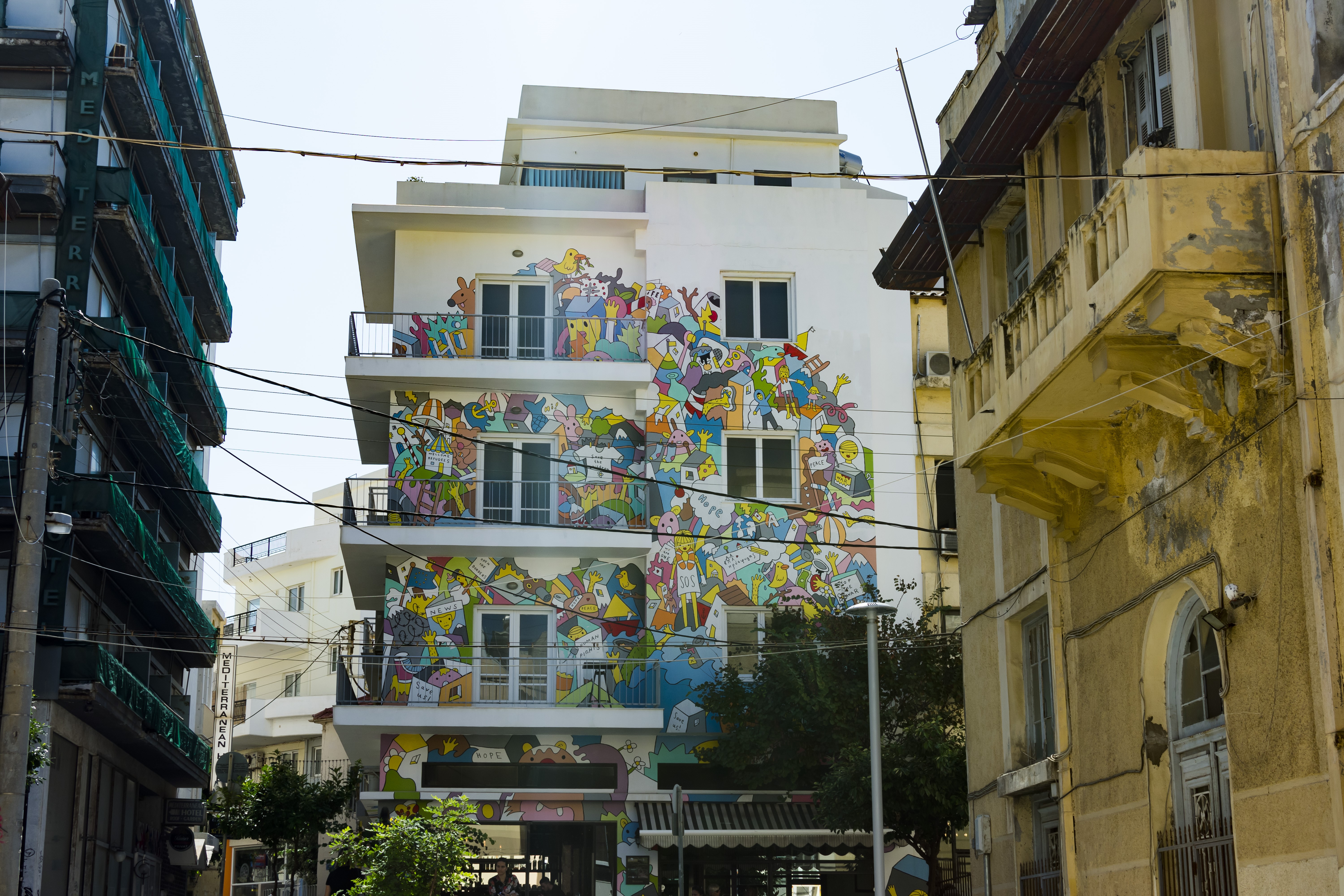 Graffiti on a building in Heraklion, Crete, Greece HD Wallpaper